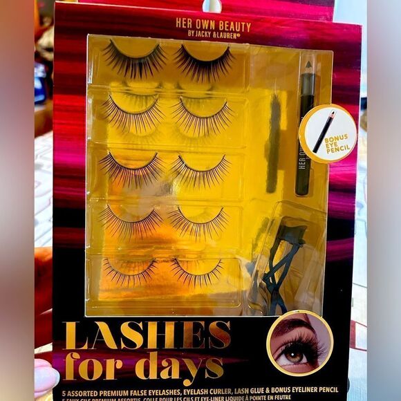 NWT/NIB Her Own Beauty Eyelashes - Picture 1 of 6